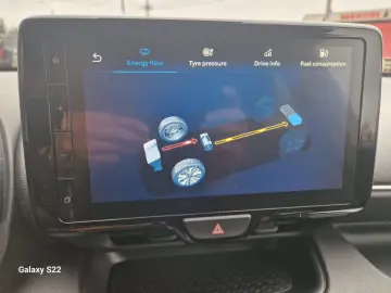 YARIS HYBRID BUSINESS