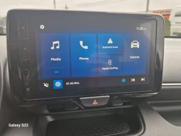 YARIS HYBRID BUSINESS