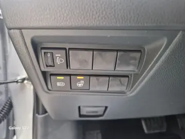YARIS HYBRID BUSINESS