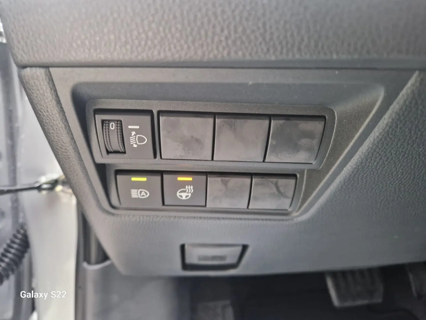 YARIS HYBRID BUSINESS