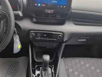 YARIS HYBRID BUSINESS