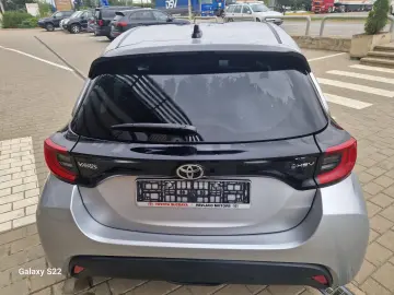 YARIS HYBRID BUSINESS