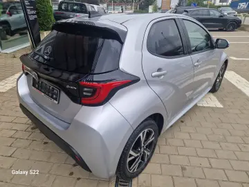 YARIS HYBRID BUSINESS