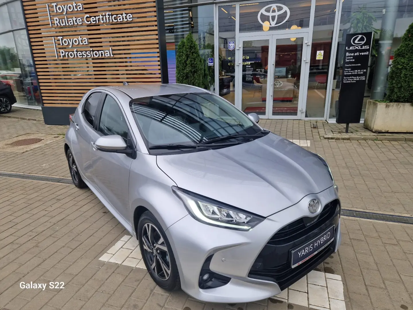 YARIS HYBRID BUSINESS
