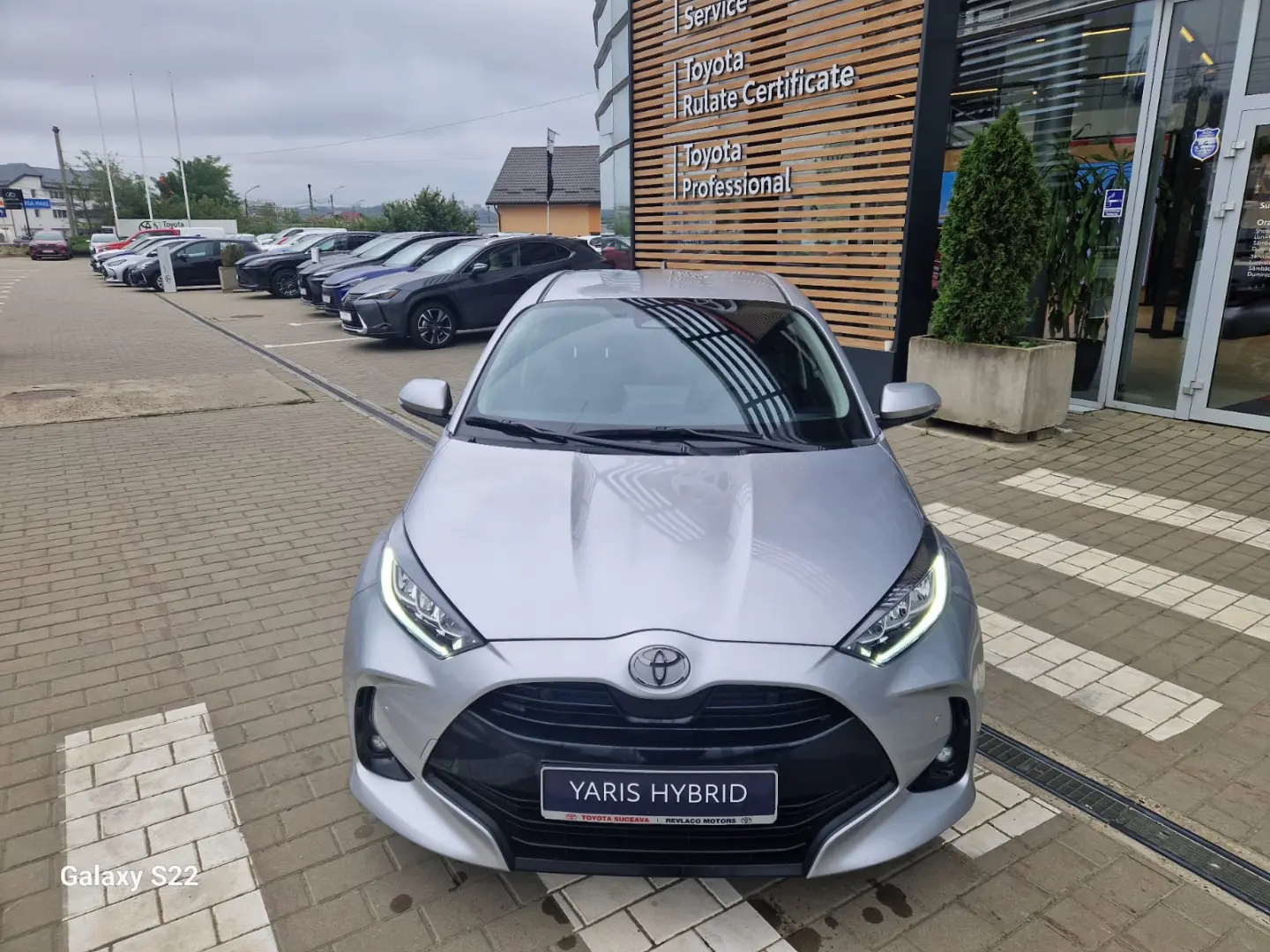 YARIS HYBRID BUSINESS