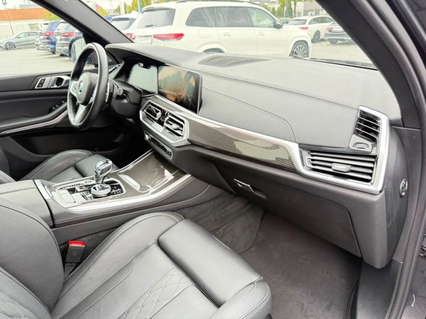 BMW X5*M50*INDIVIDUAL*3xTV*360°ACC*HUD*AHK*LASER*DAB
