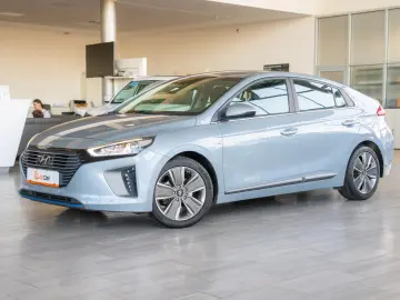 Hyundai Ioniq HYBRID 16