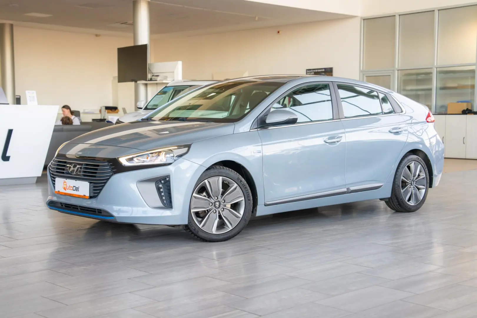 Hyundai Ioniq HYBRID 16