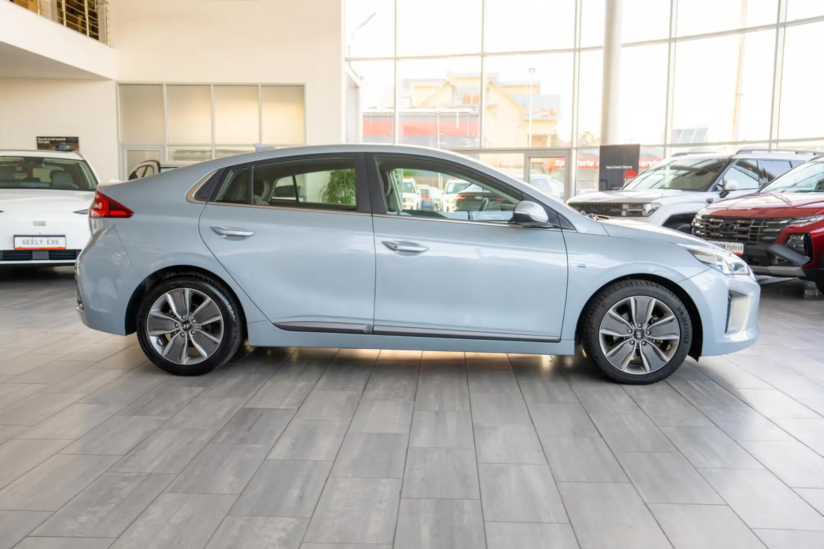 Hyundai Ioniq HYBRID 16