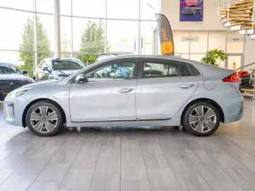 Hyundai Ioniq HYBRID 16