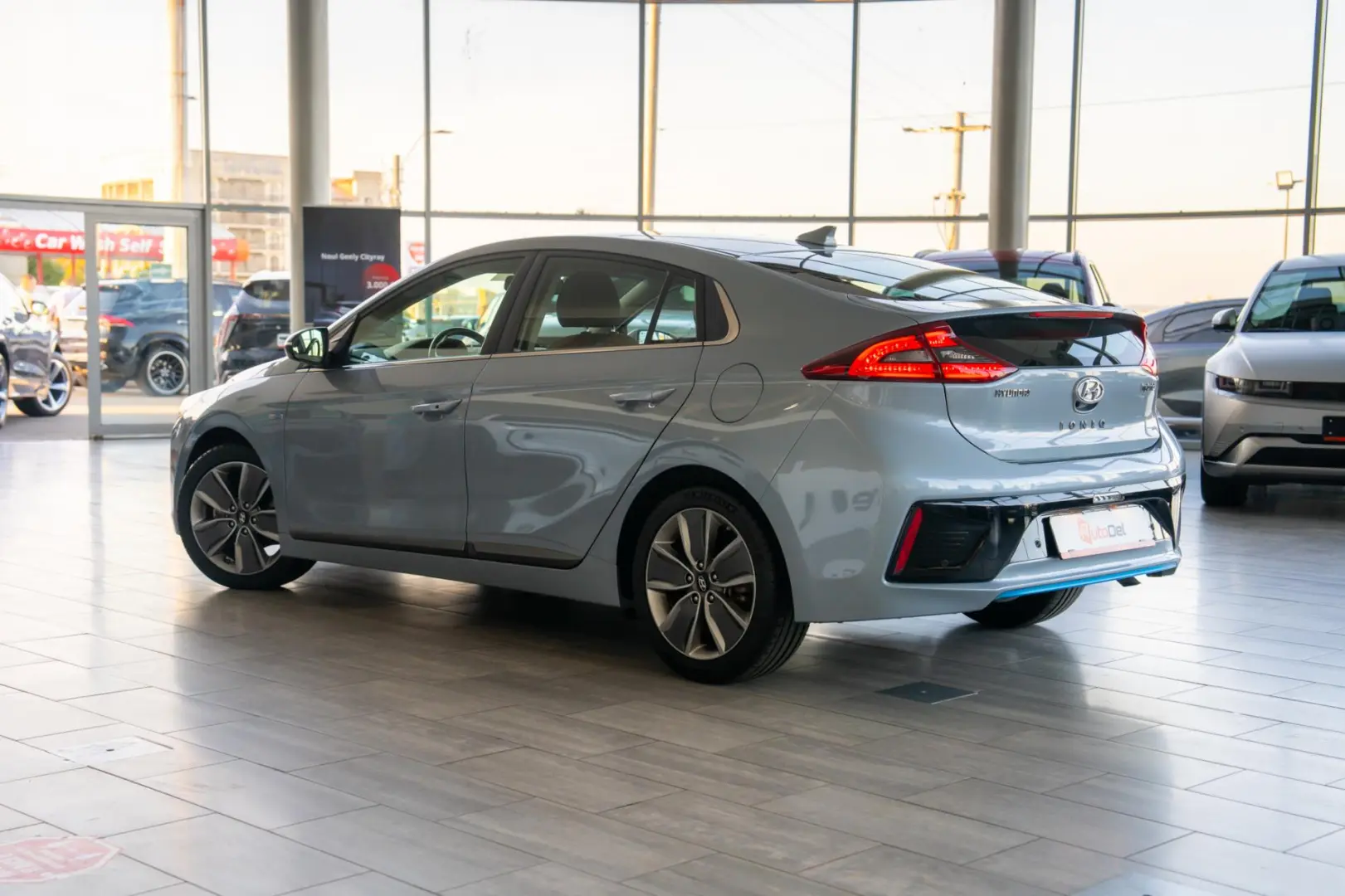 Hyundai Ioniq HYBRID 16