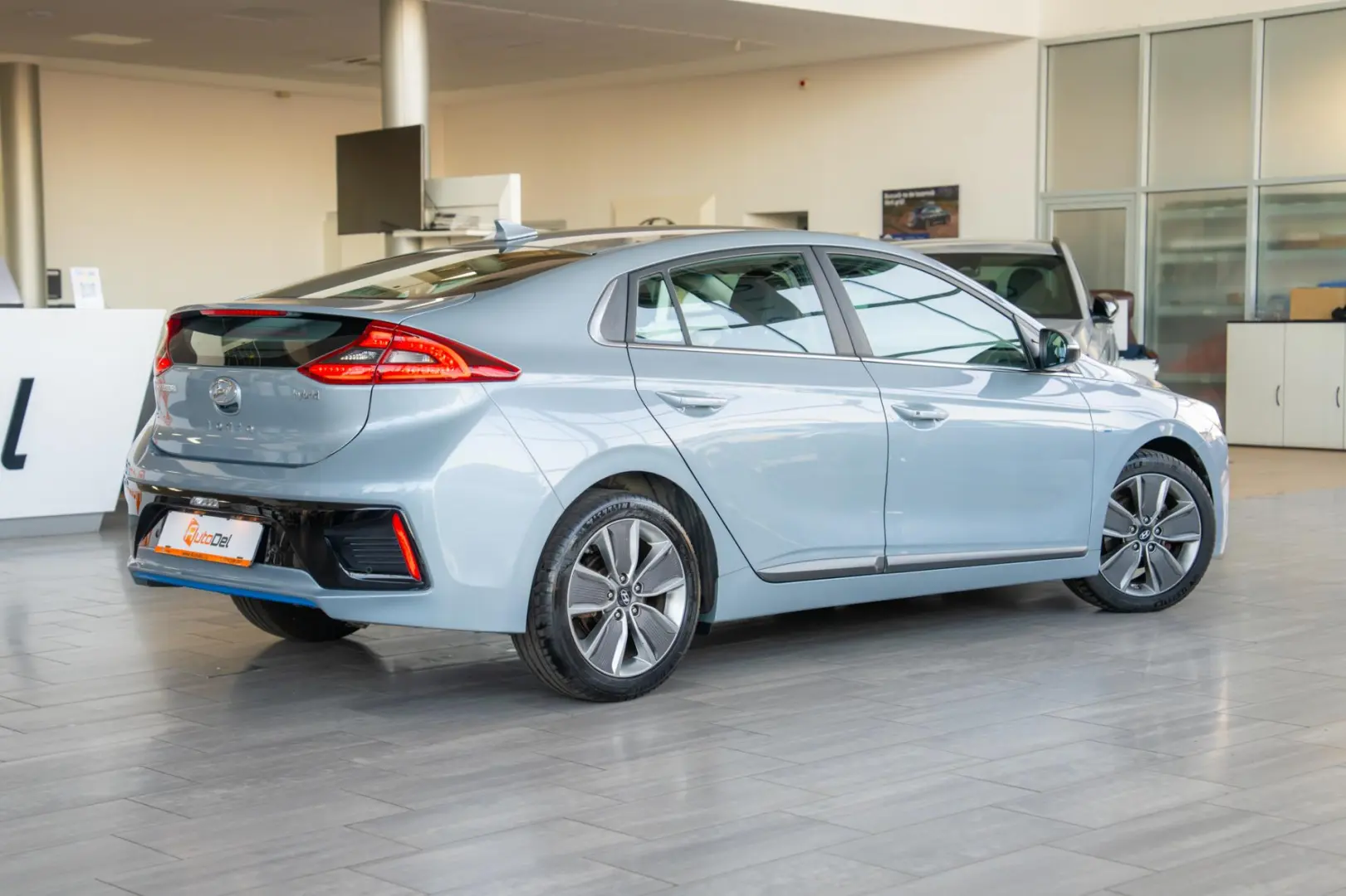 Hyundai Ioniq HYBRID 16