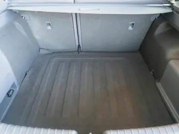 Hyundai Ioniq HYBRID 16