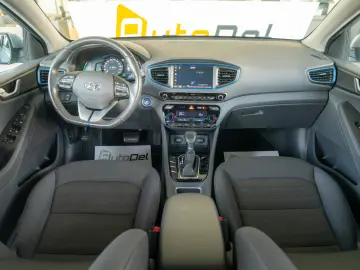 Hyundai Ioniq HYBRID 16