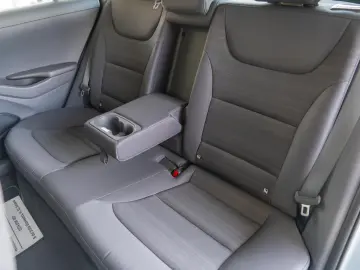 Hyundai Ioniq HYBRID 16