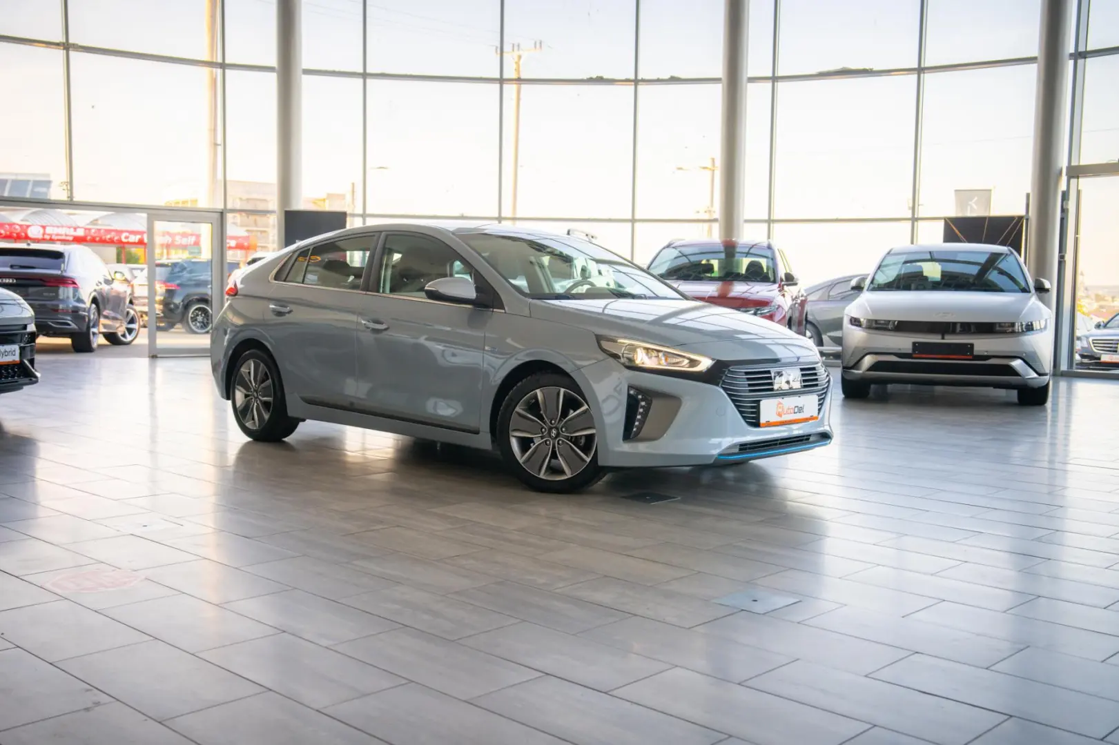 Hyundai Ioniq HYBRID 16