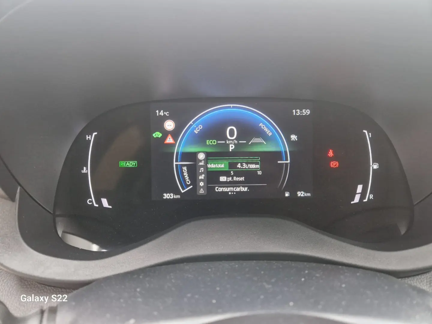 Yaris Hybrid  Dynamic