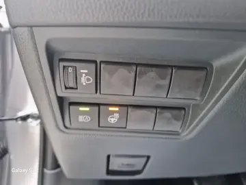 Yaris Hybrid  Dynamic