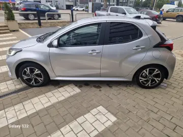 Yaris Hybrid  Dynamic
