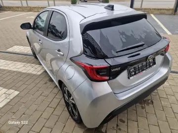 Yaris Hybrid  Dynamic