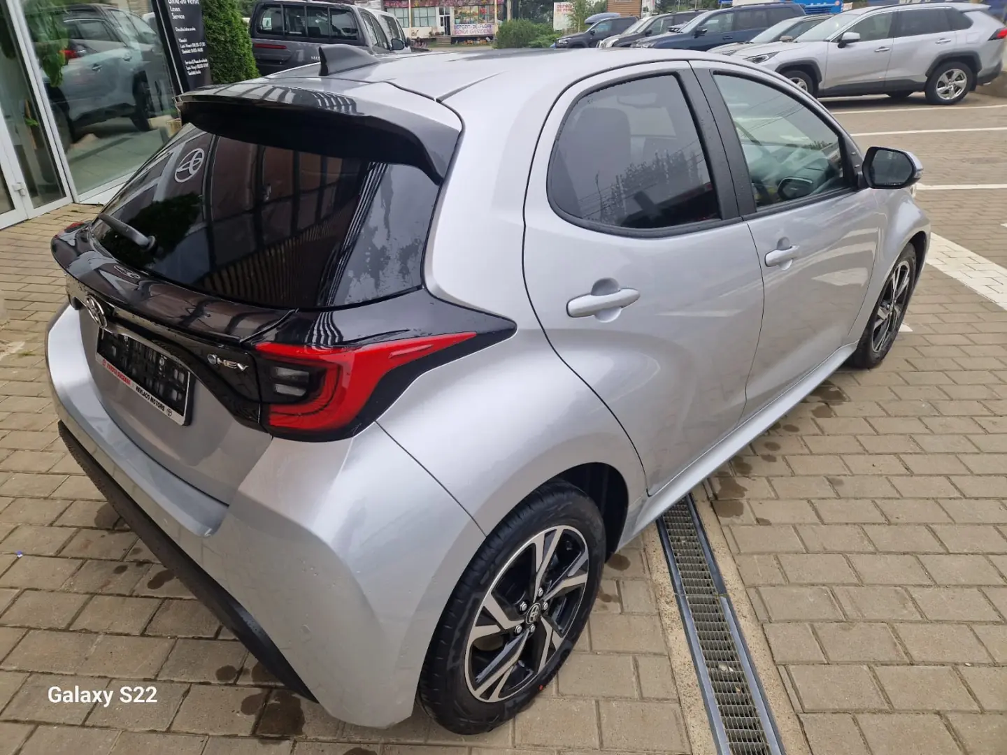 Yaris Hybrid  Dynamic