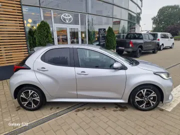 Yaris Hybrid  Dynamic
