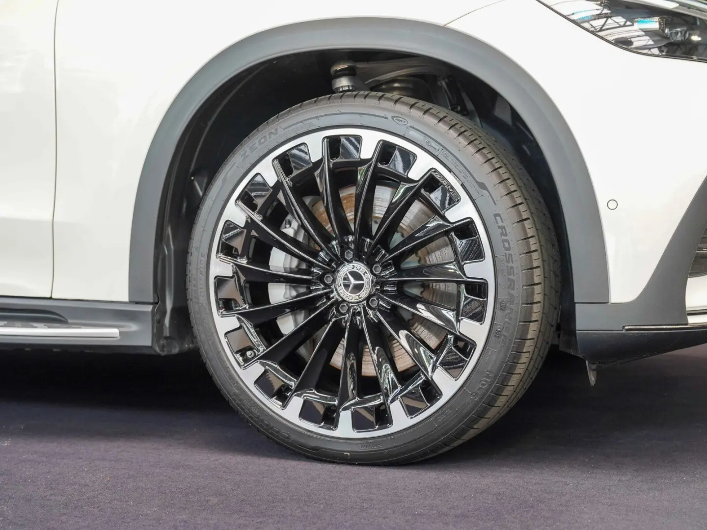 Mercedes-Benz EQE SUV 500 4M AMG Line Carbon HYPERSCREEN