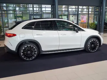 Mercedes-Benz EQE SUV 500 4M AMG Line Carbon HYPERSCREEN