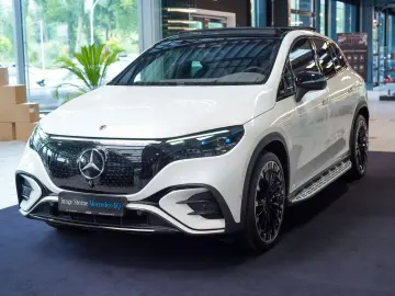 Mercedes-Benz EQE SUV 500 4M AMG Line Carbon HYPERSCREEN
