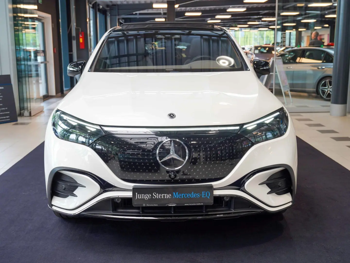 Mercedes-Benz EQE SUV 500 4M AMG Line Carbon HYPERSCREEN