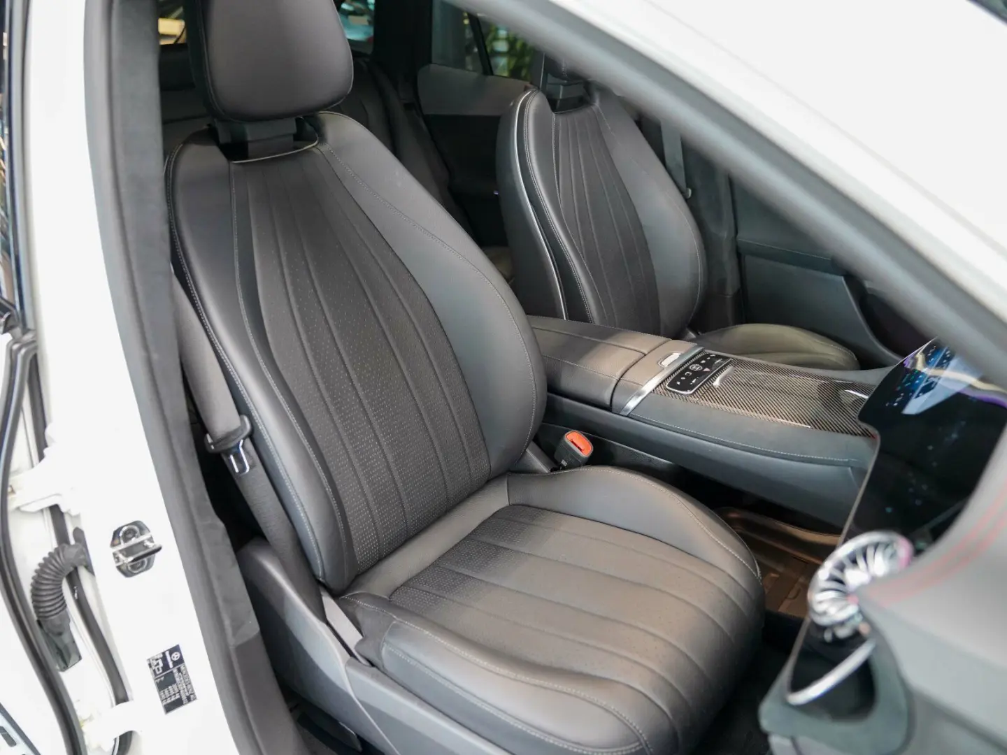 Mercedes-Benz EQE SUV 500 4M AMG Line Carbon HYPERSCREEN