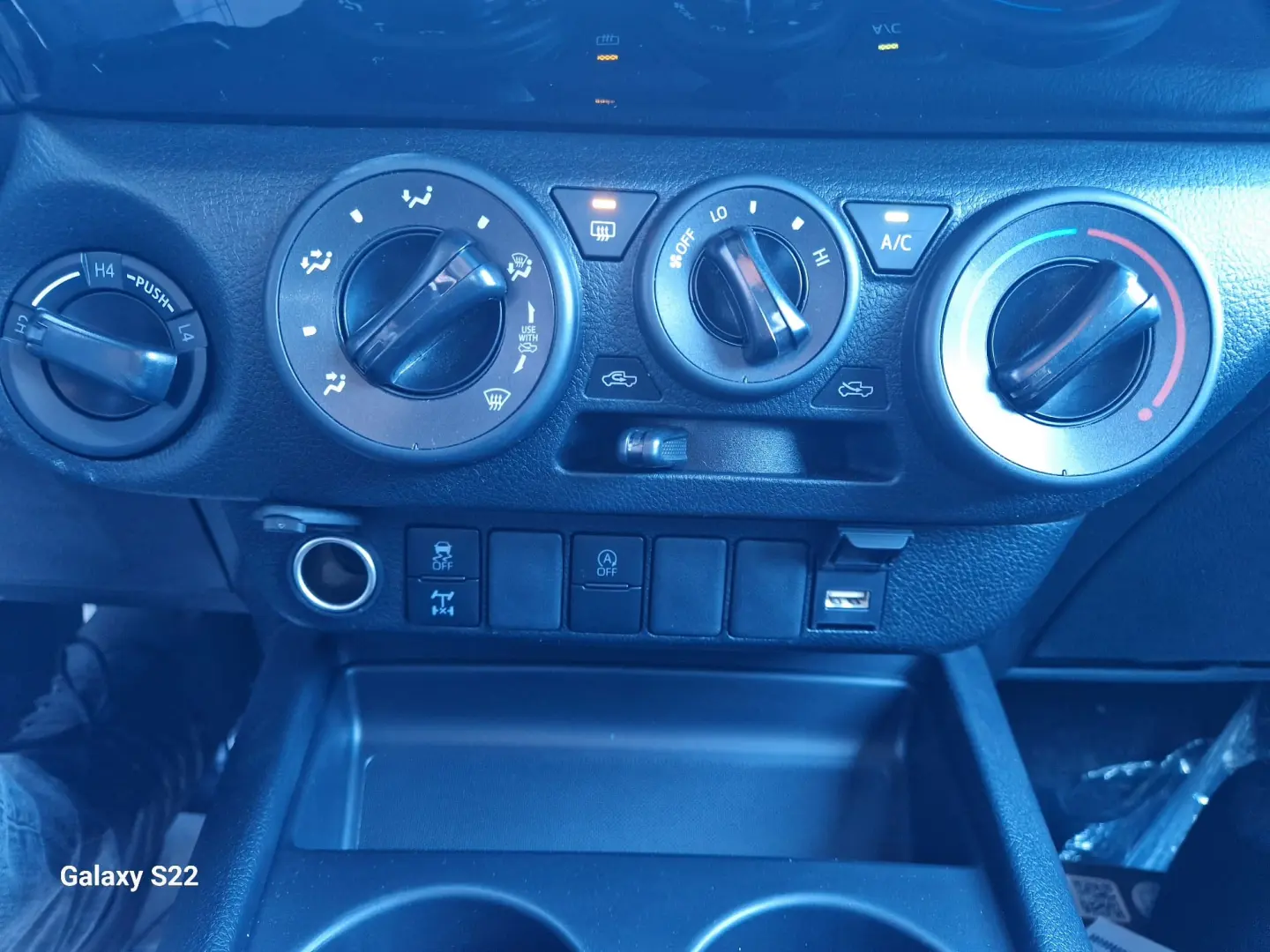 Toyota Hilux 2.4D 150CP 4x4 Double Cab AT Comfort