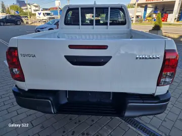 Toyota Hilux 2.4D 150CP 4x4 Double Cab AT Comfort
