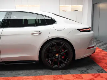 Porsche Panamera4S E-Hybrid