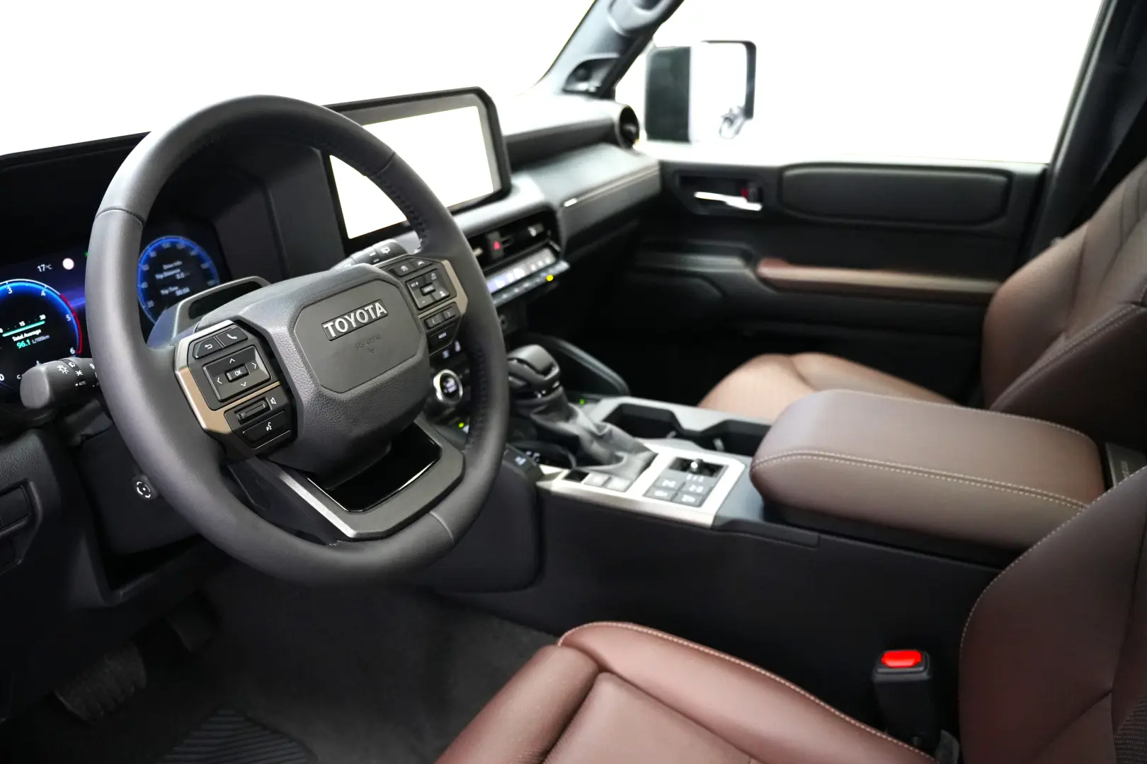 TOYOTA LAND CRUISER 250 AT LUXURY 4X4