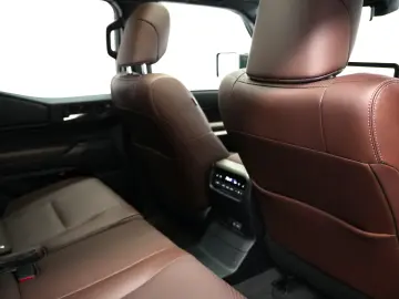 TOYOTA LAND CRUISER 250 AT LUXURY 4X4