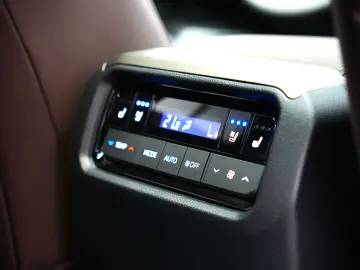 TOYOTA LAND CRUISER 250 AT LUXURY 4X4