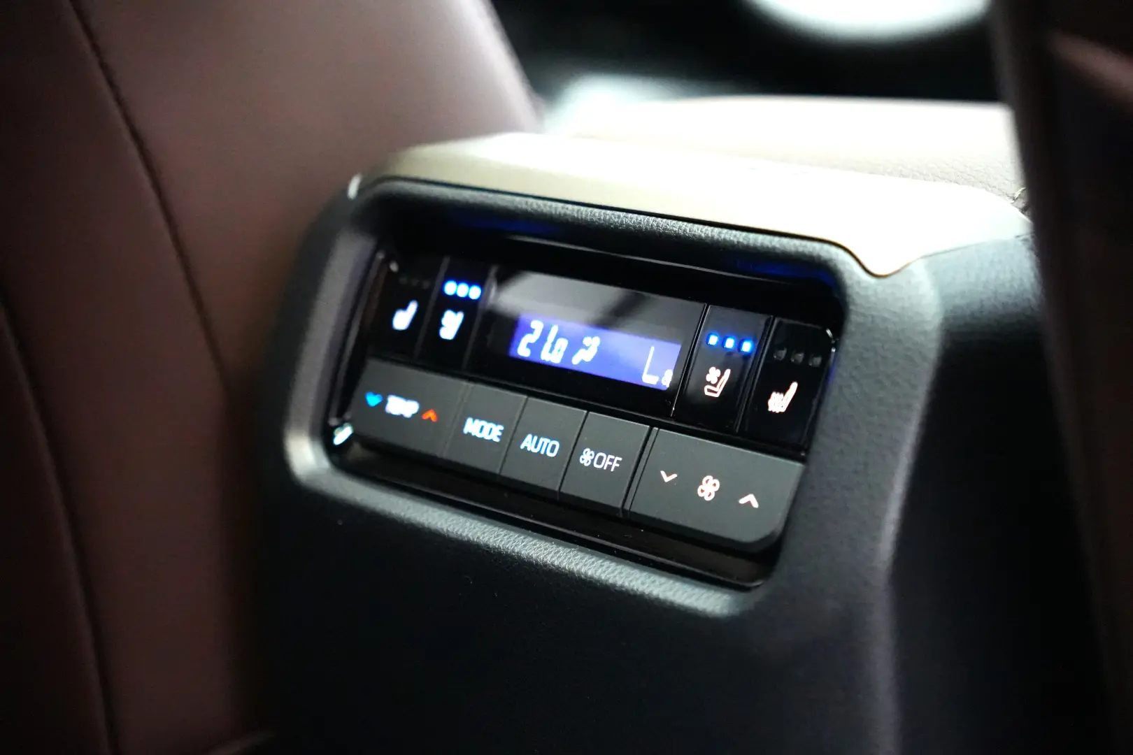TOYOTA LAND CRUISER 250 AT LUXURY 4X4