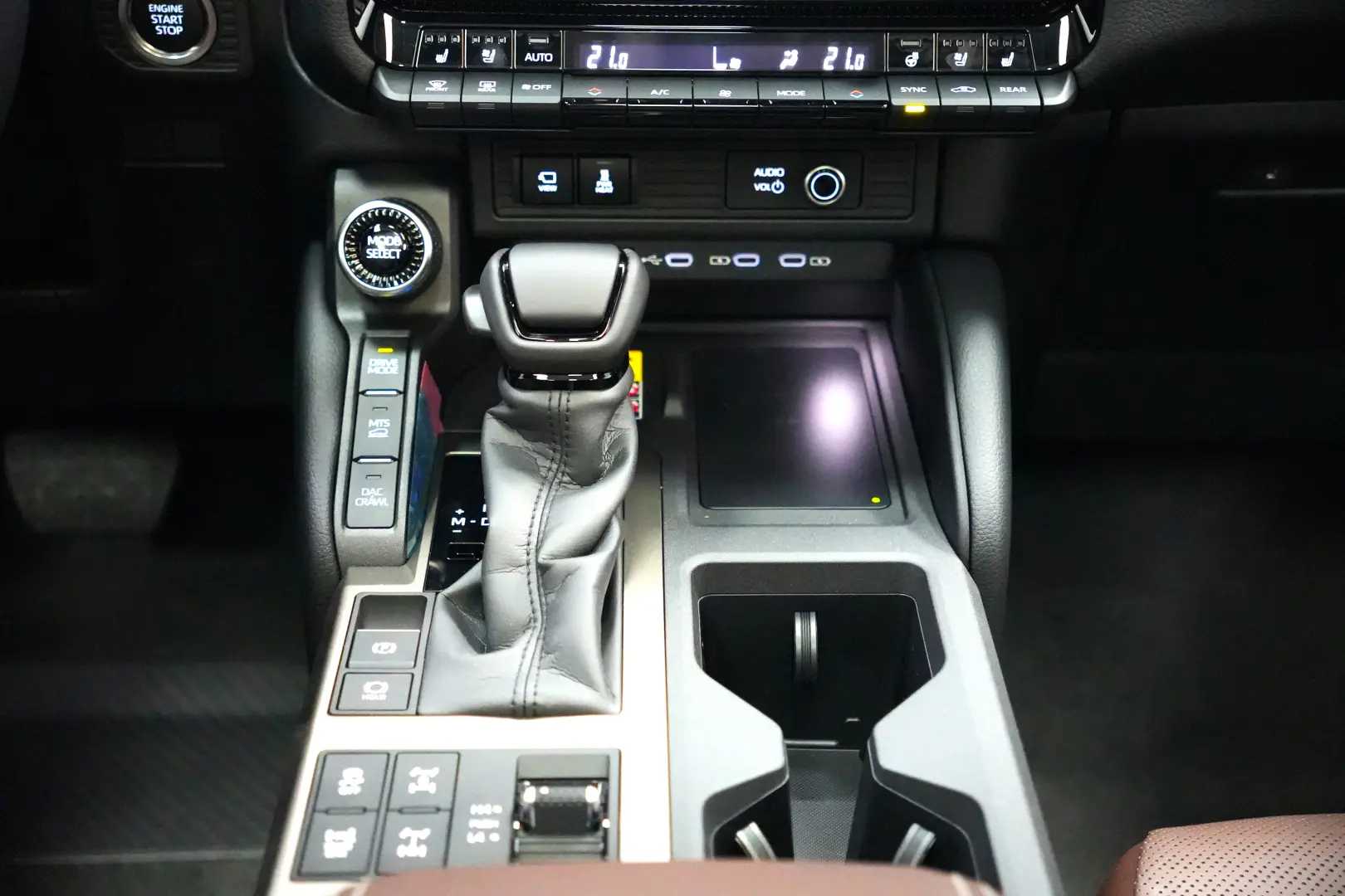 TOYOTA LAND CRUISER 250 AT LUXURY 4X4