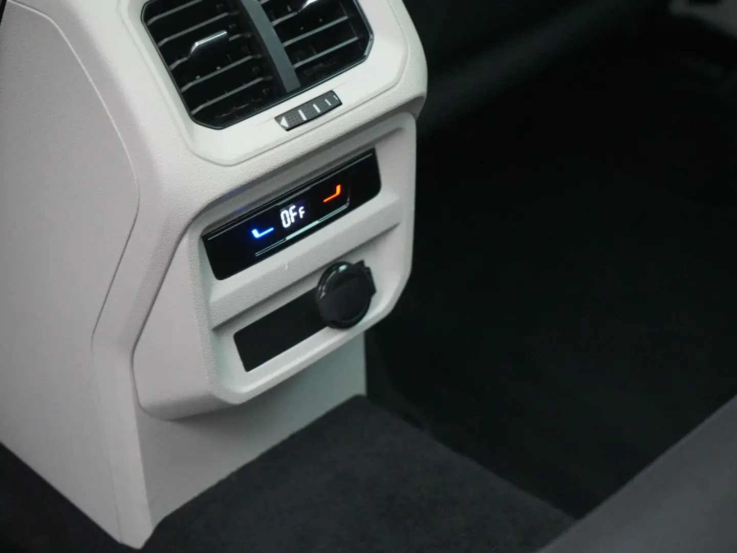 Tiguan Elegance DSG SHZ PDC KEYLESS KAM 360°