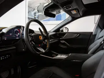 Purosangue ~Ferrari Munsterhuis~