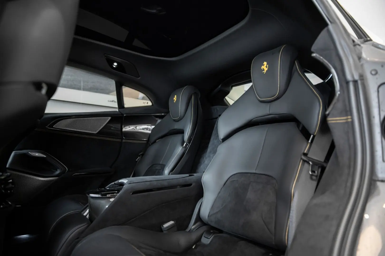 Purosangue ~Ferrari Munsterhuis~