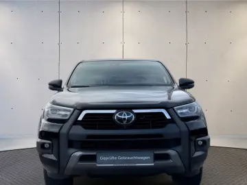 Hilux 2.8 Double Cab Invincible 4x4 ACC LED 360°