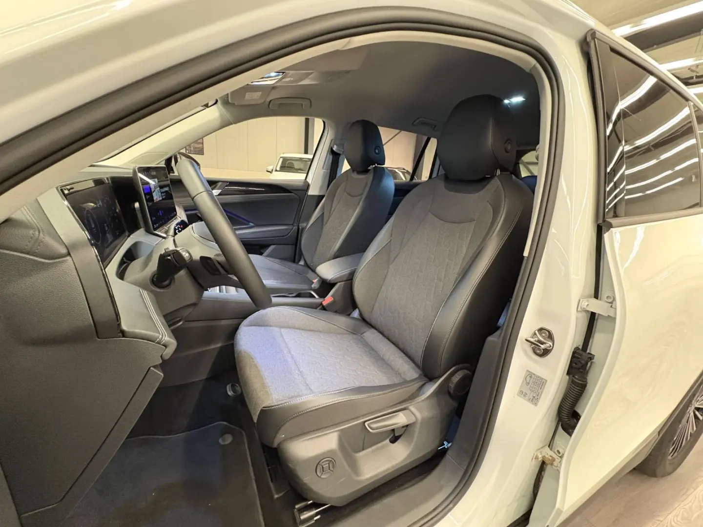 Tiguan 1.5 eTSI Life ACC AHK Kamera Virt LED