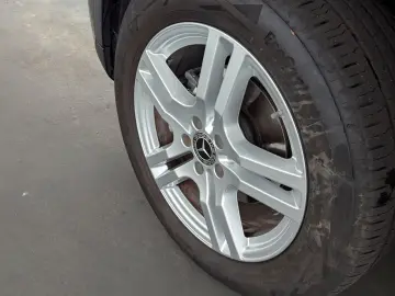 GLA 180 Progressive NAVI+PDC+SHZ+ACC+Distronic