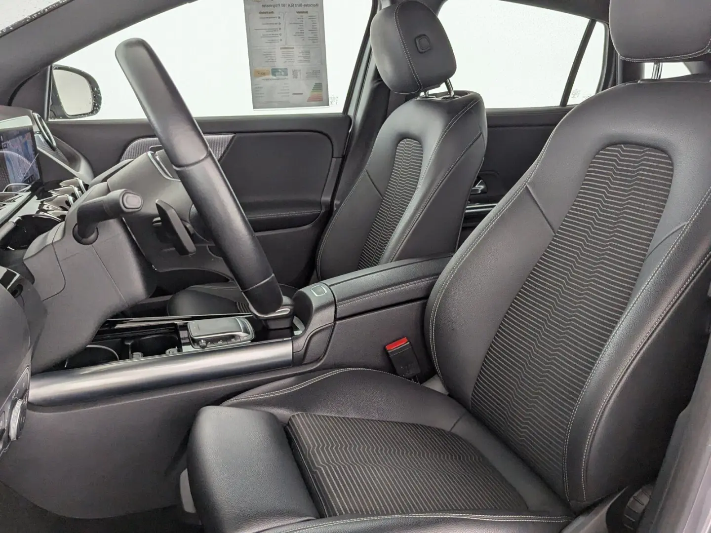 GLA 180 Progressive NAVI+PDC+SHZ+ACC+Distronic