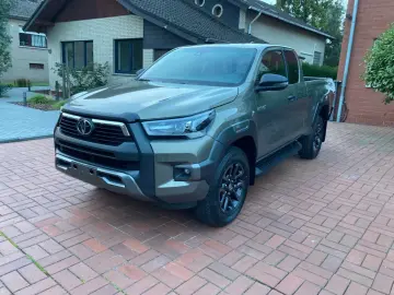 Toyota Hilux Extra Cab Invincible