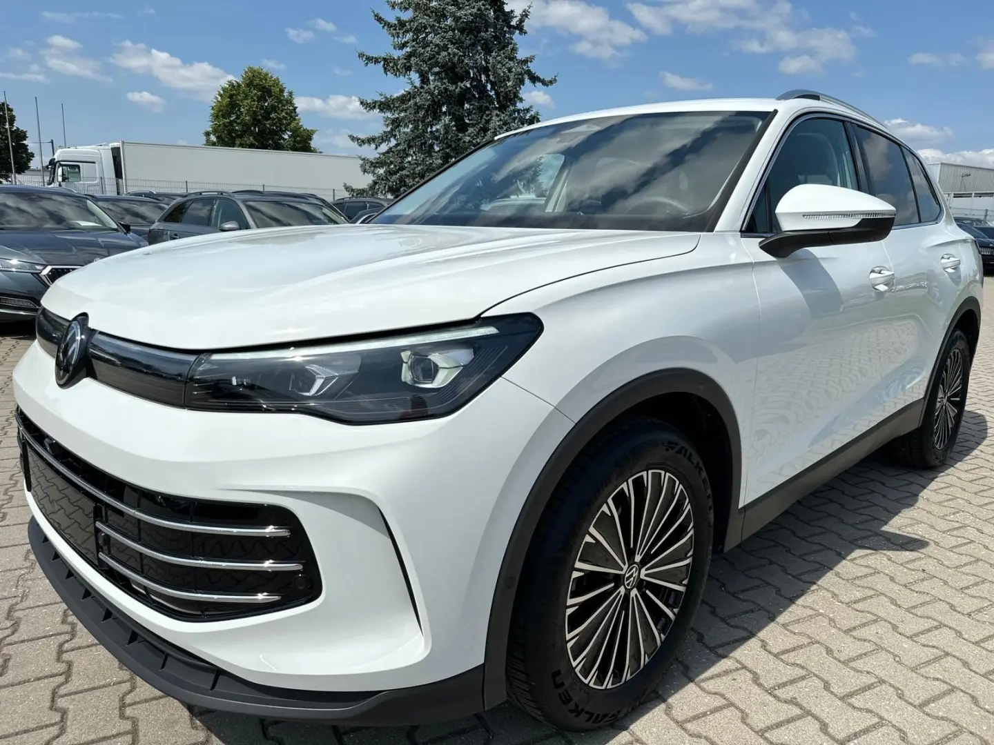 Tiguan 1.5eTSI Elegance IQ.AHK Navi 360°Alcantar