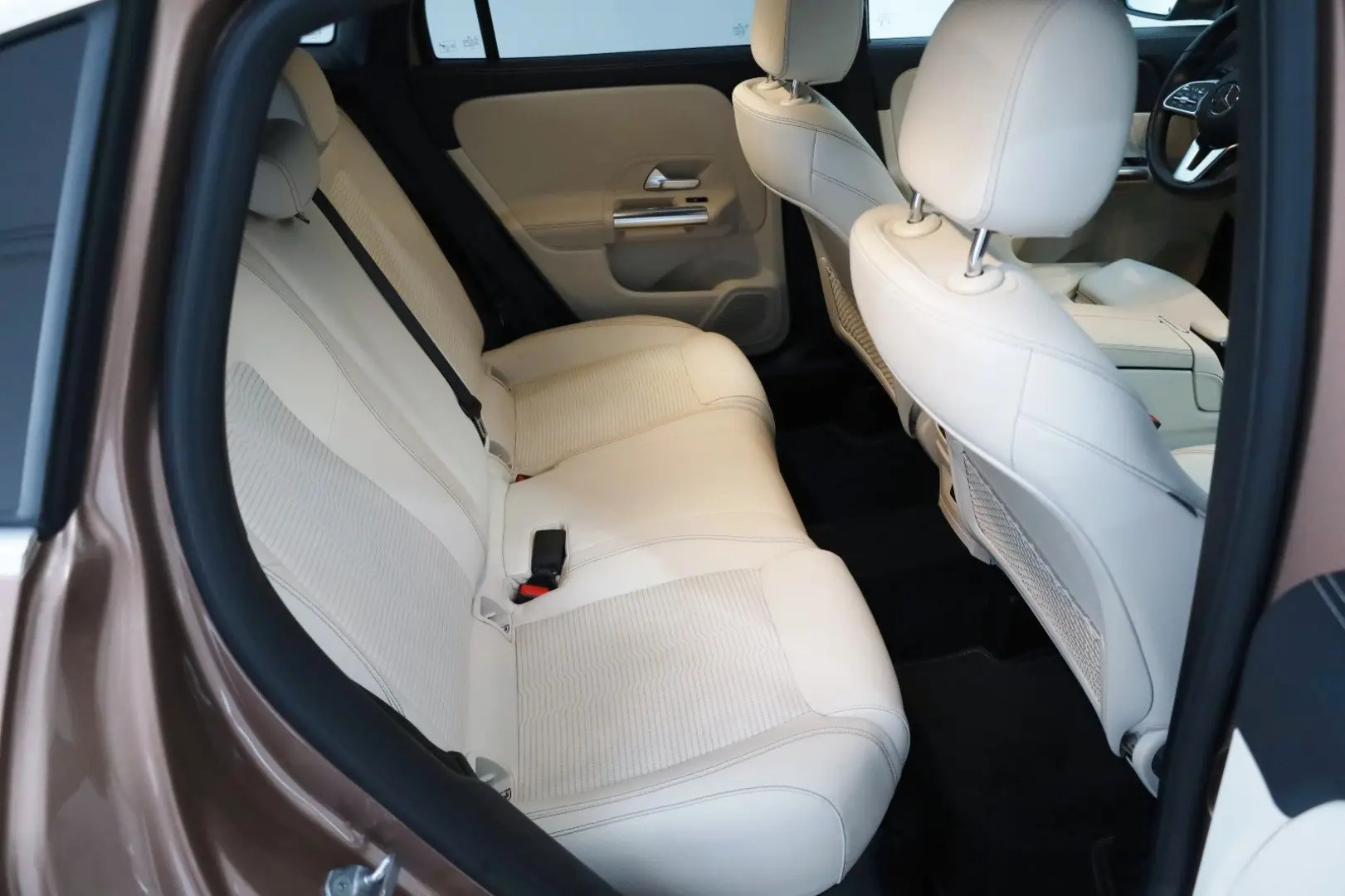 GLA 200 d Progressiv,T.Leder,Navi,LED,Kam.,Panor