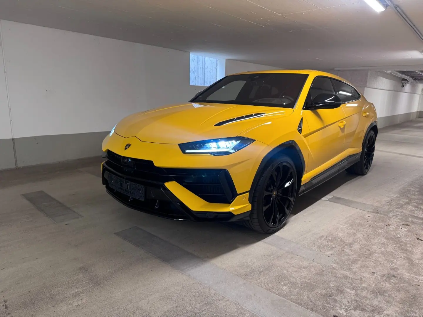URUS S B&O HUD PANO Q-CITURA 2024 ON STOCK